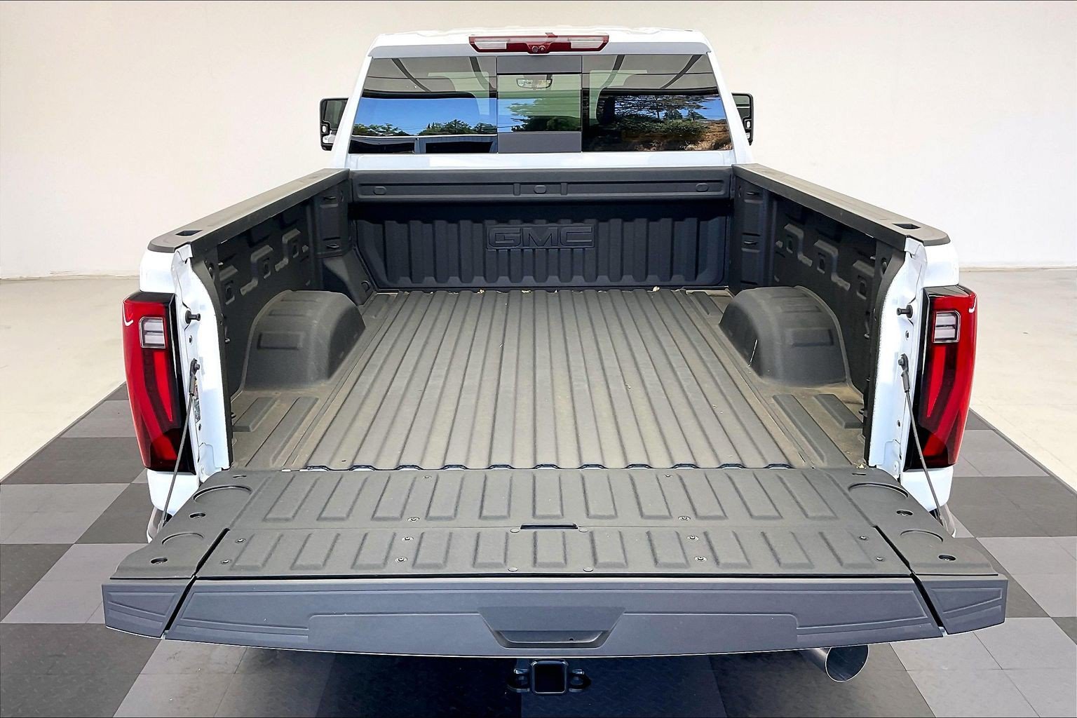 New 2026 GMC Sierra 2500 Denali w/ Denali Reserve Package AWD/4WD image 11