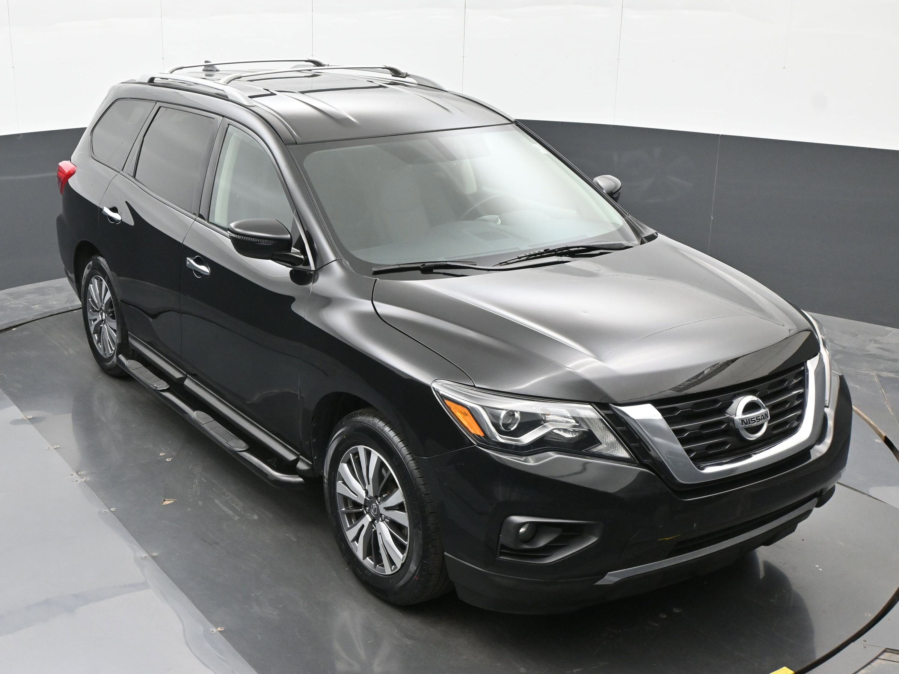 Used 2020 Nissan Pathfinder SV image 36