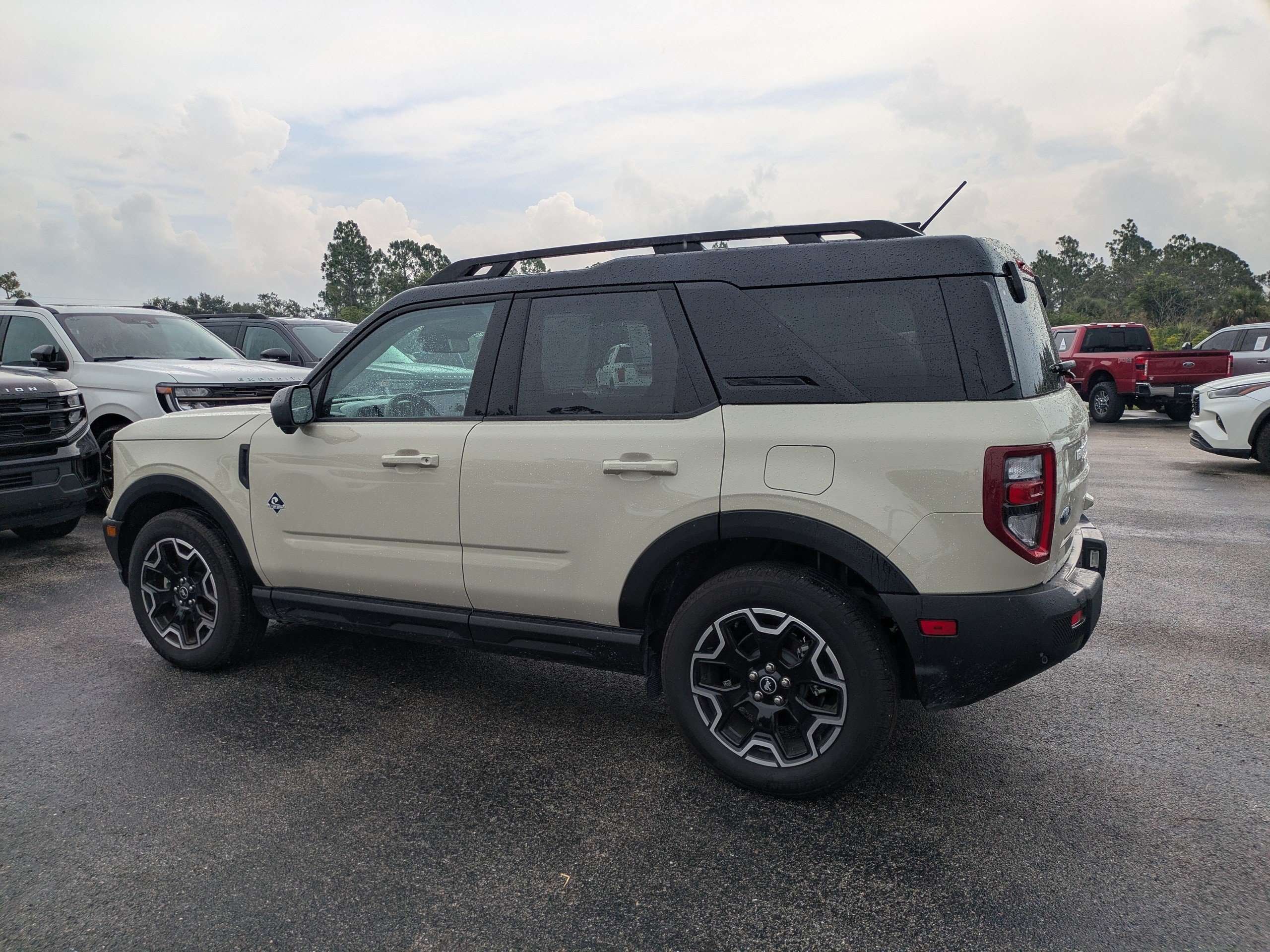 Used 2025 Ford Bronco Sport Outer Banks w/ Outer Banks Tech Package+ AWD/4WD image 6