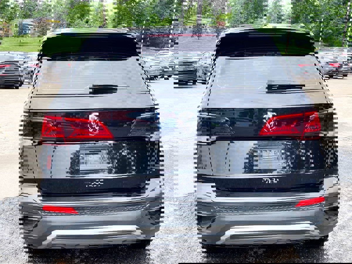 Used 2022 Volkswagen Taos S image 8