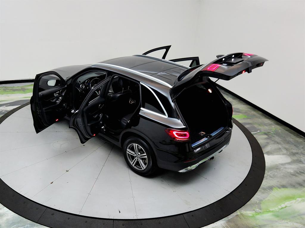 Used 2020 Mercedes-Benz GLC 300 4MATIC w/ Parking Assistance Package image 37