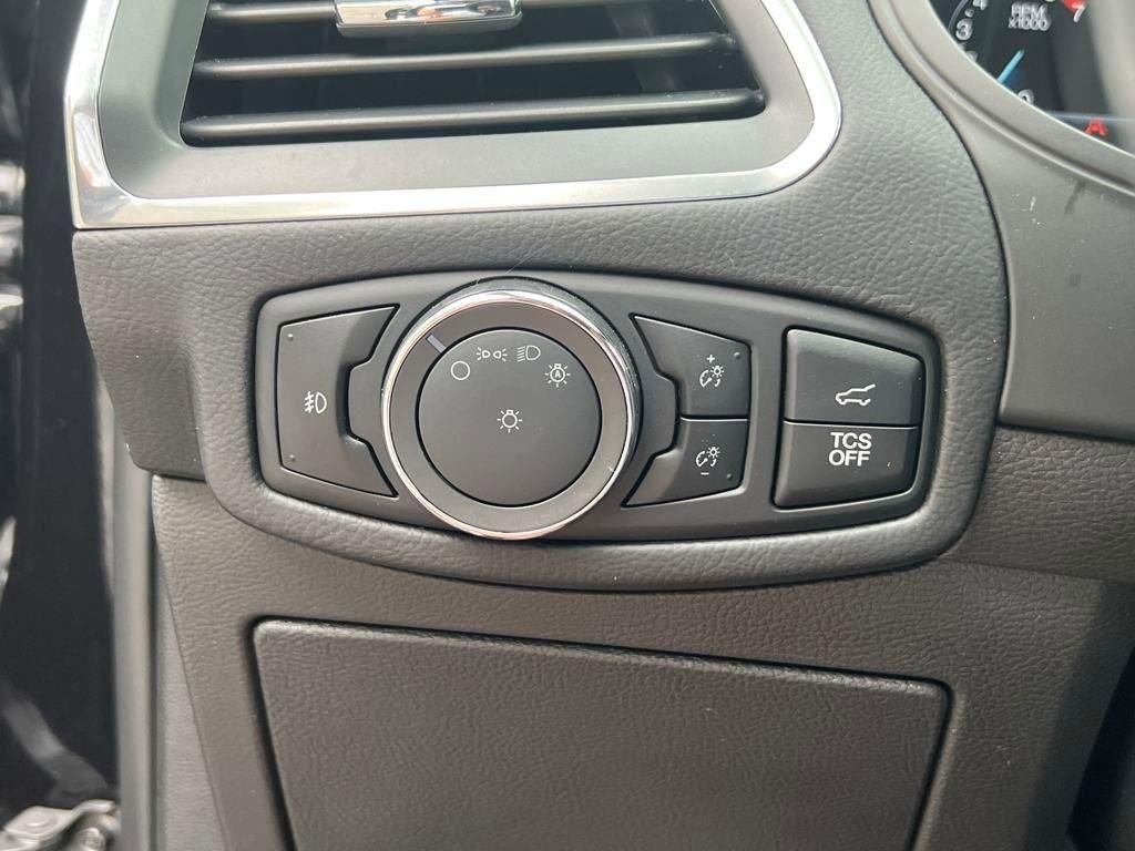 Used 2024 Ford Edge Titanium image 18