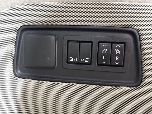 Used 2021 Cadillac Escalade Premium Luxury Platinum image 27