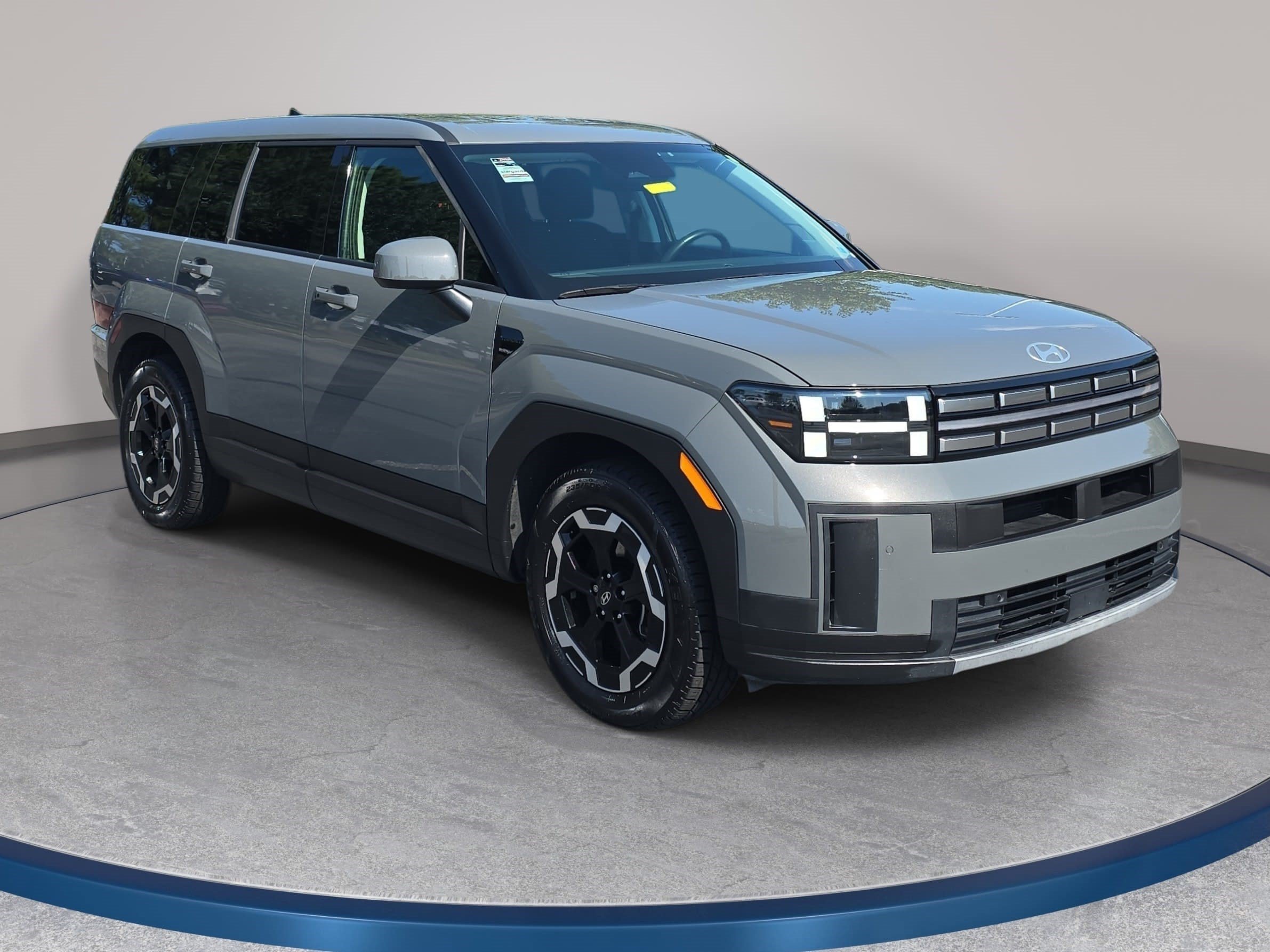 Used 2024 Hyundai Santa Fe SE FWD image 3
