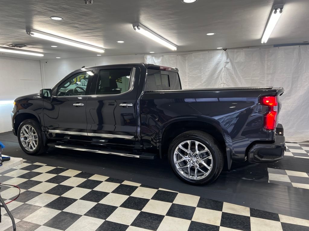Used 2023 Chevrolet Silverado 1500 High Country w/ High Country Premium Package image 9