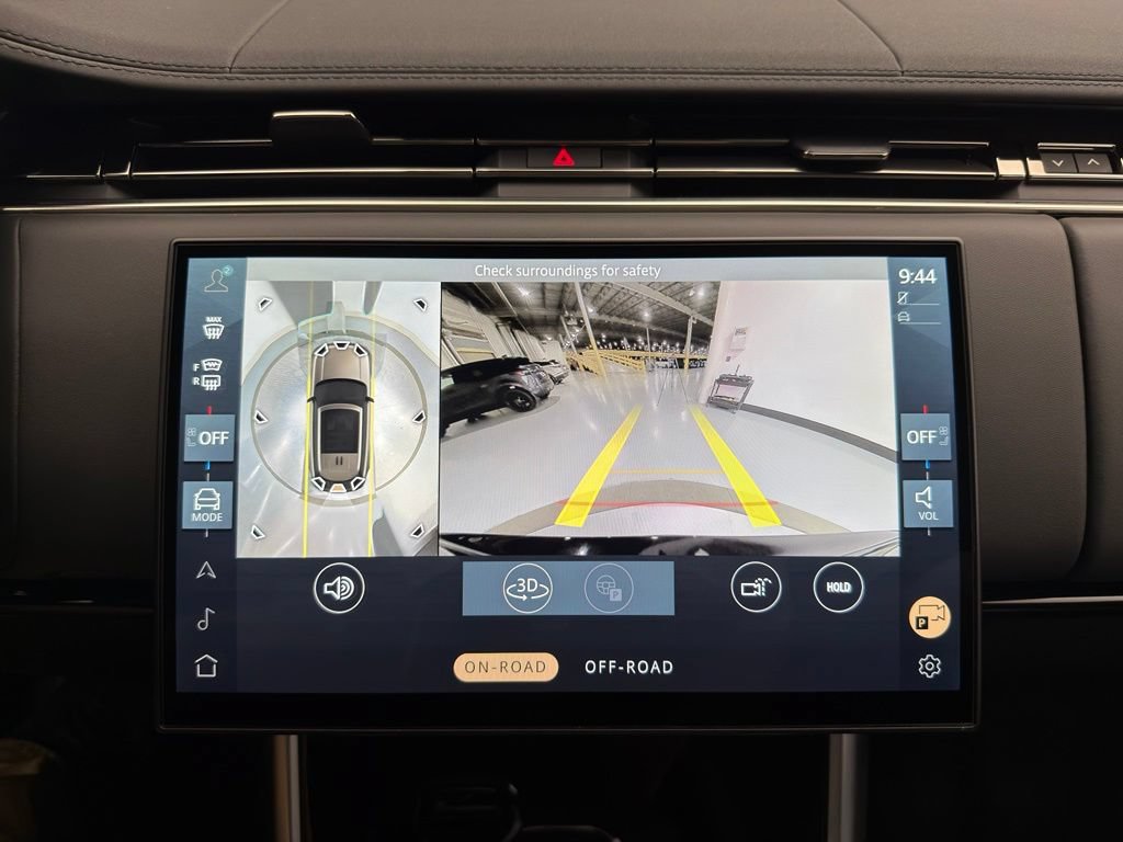 Certified 2025 Land Rover Range Rover SE AWD/4WD image 16