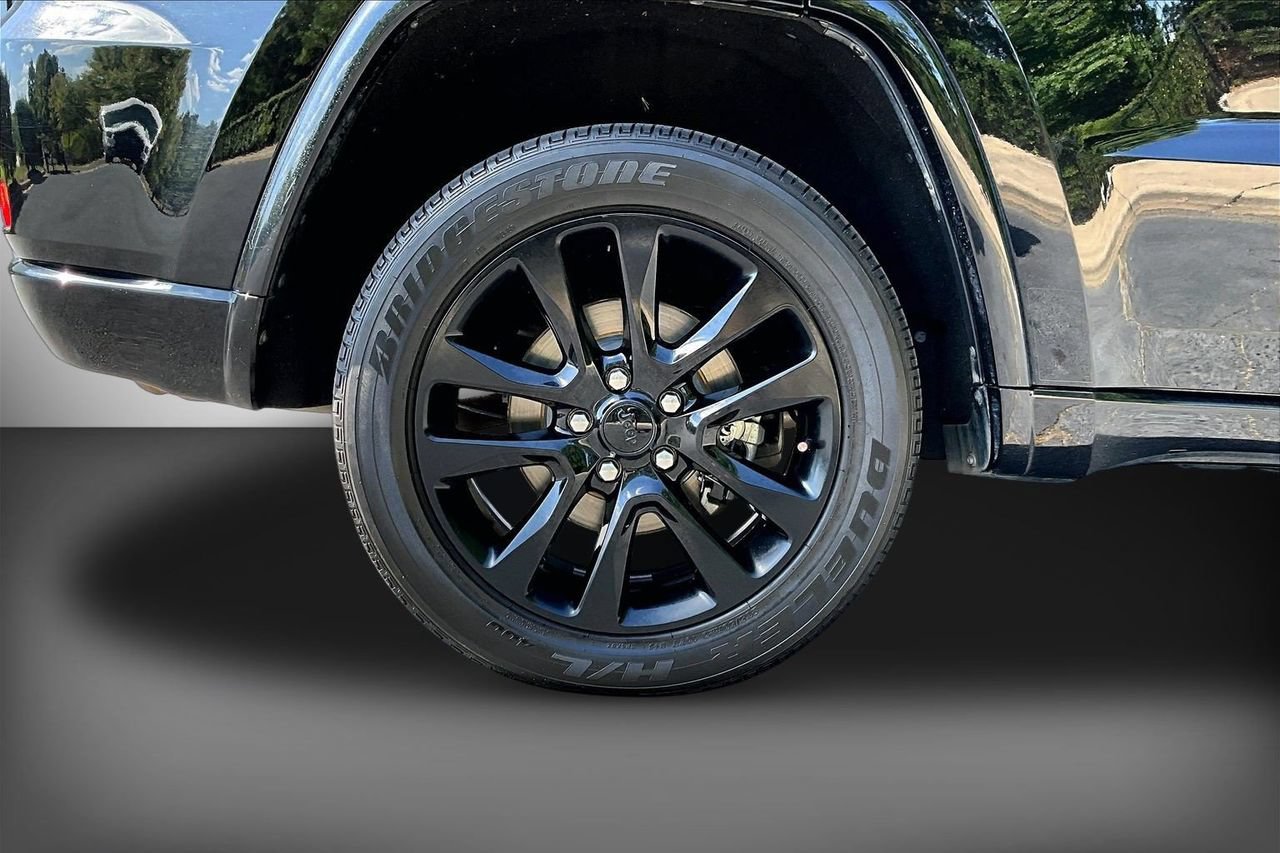 Certified 2020 Jeep Grand Cherokee Altitude AWD/4WD image 33