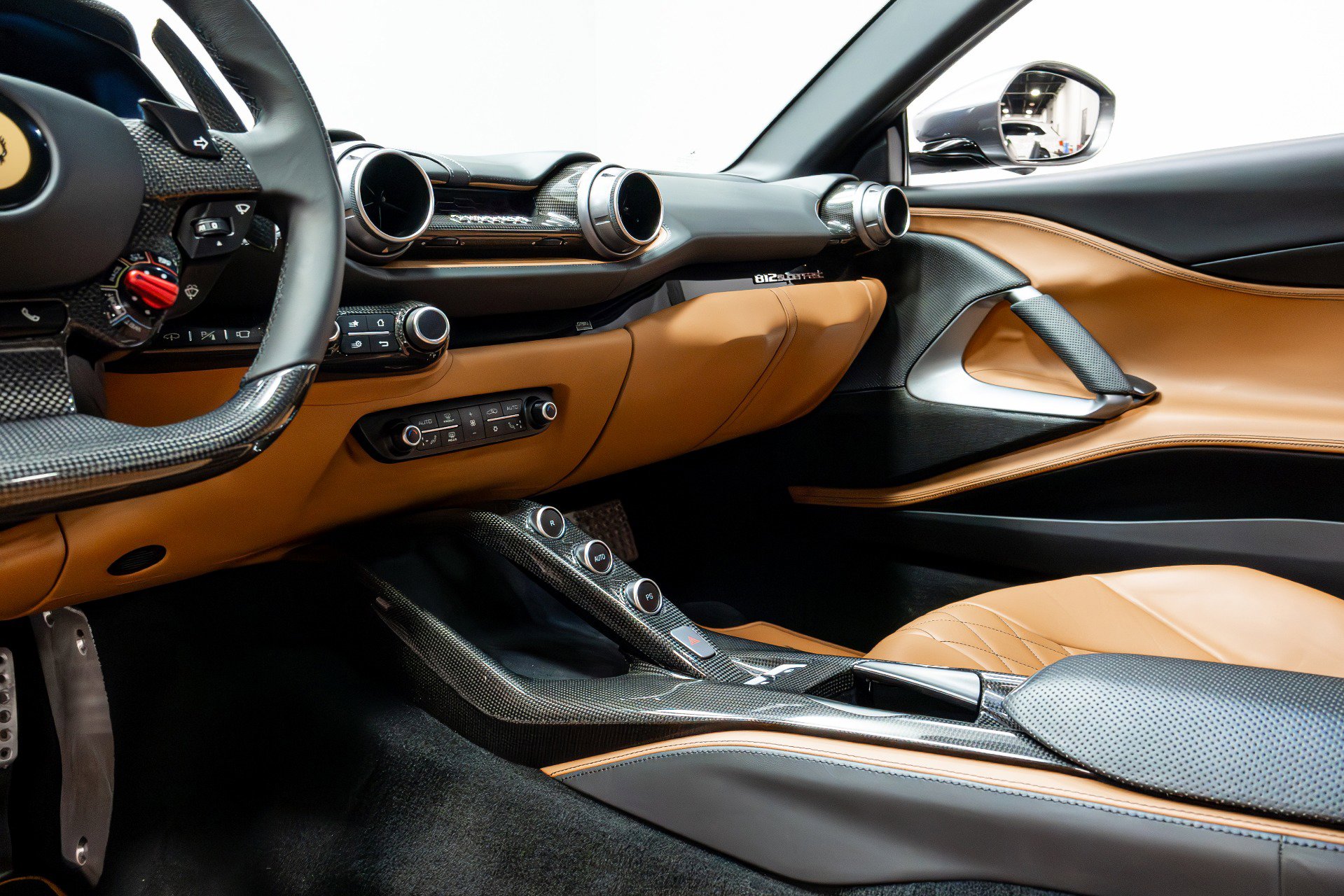 Used 2020 Ferrari 812 Superfast RWD image 13