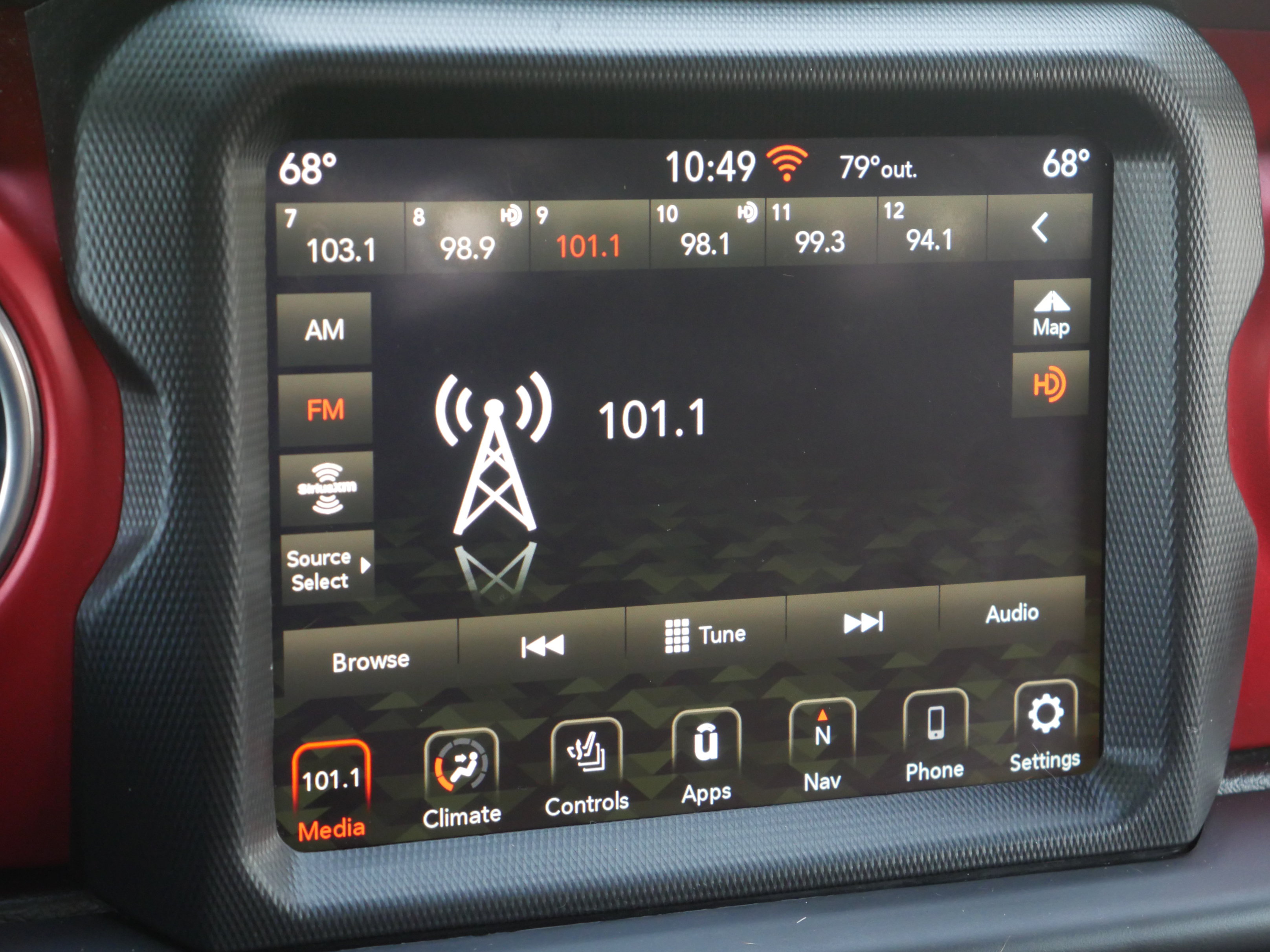 Used 2022 Jeep Gladiator Rubicon w/ LED Lighting Group AWD/4WD image 10