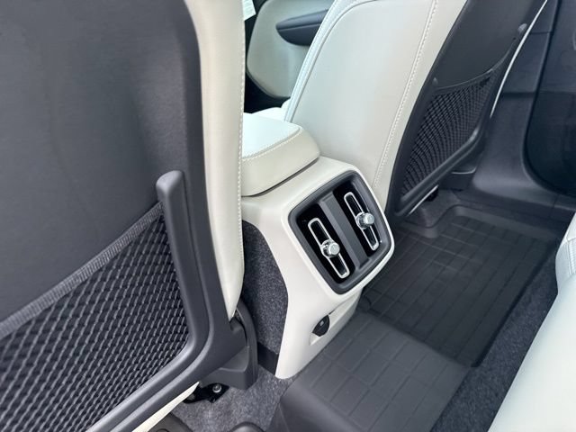 New 2026 Volvo XC40 B5 Ultra w/ Climate Package AWD/4WD image 22