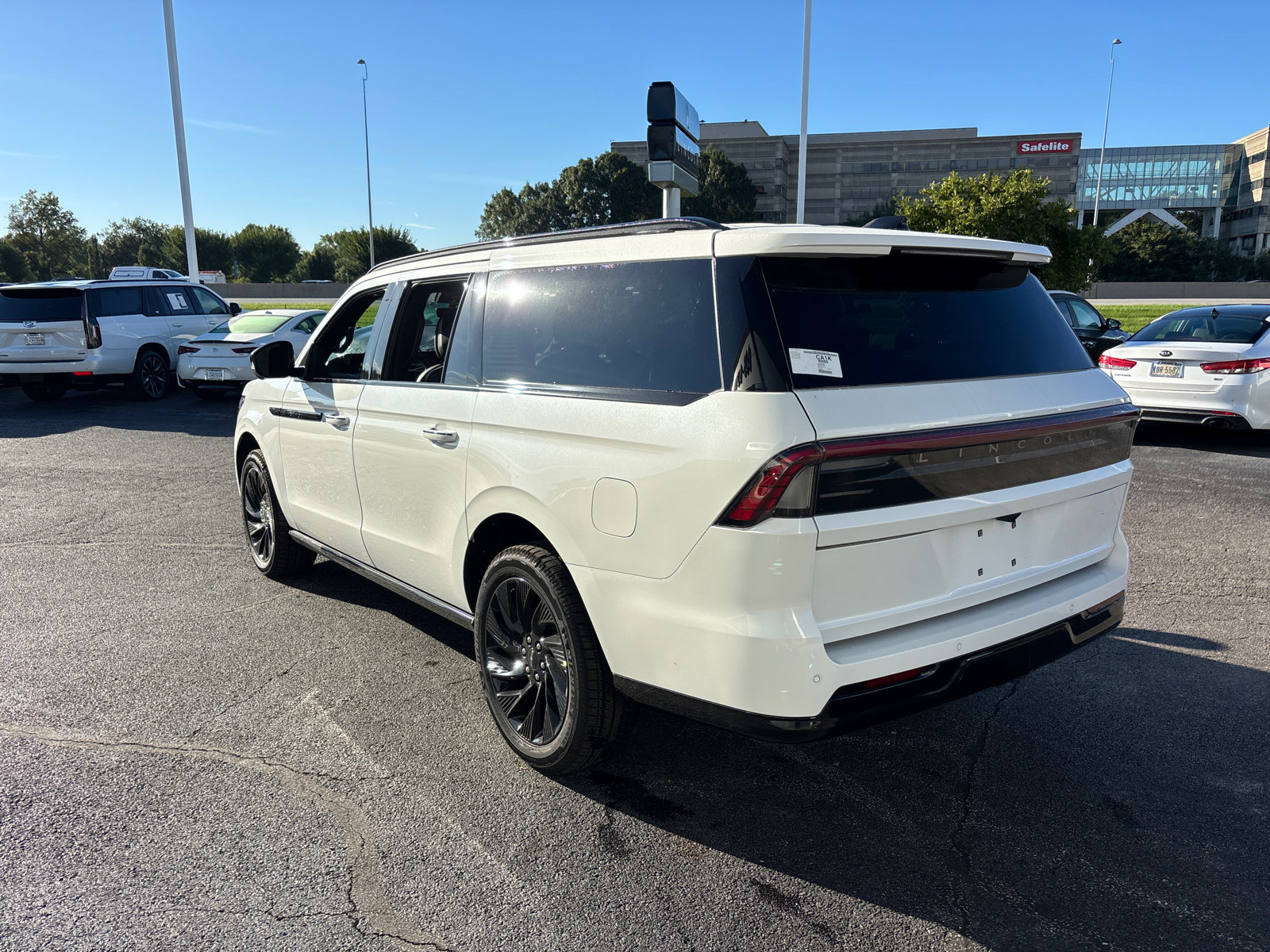 New 2027 Lincoln Navigator L Reserve w/ Jet Appearance Package AWD/4WD image 5
