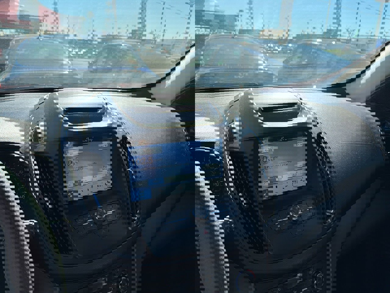 Used 2018 Ford Escape SE w/ SE Sync 3 Package image 6