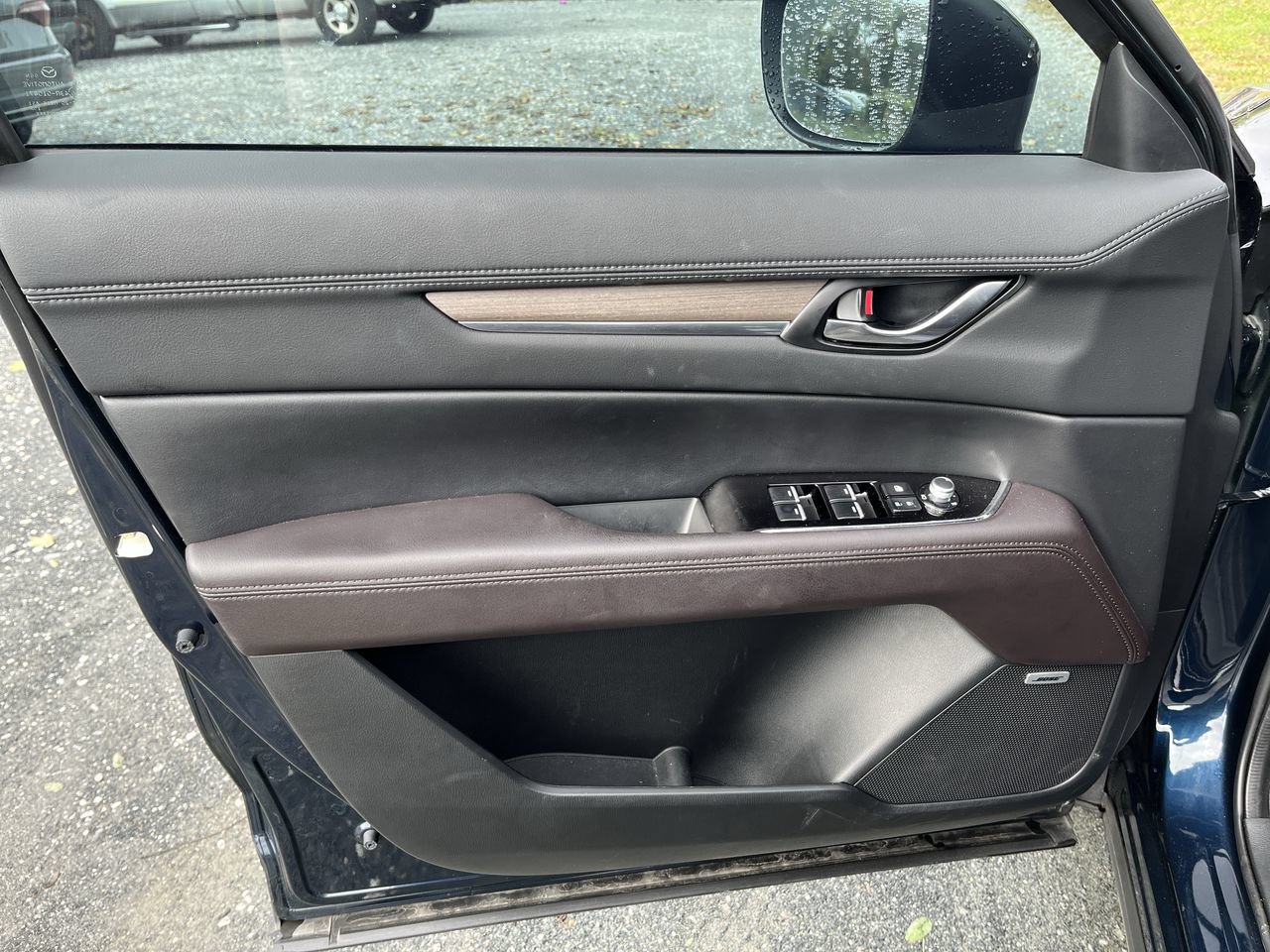Used 2019 MAZDA CX-5 Signature AWD/4WD image 2