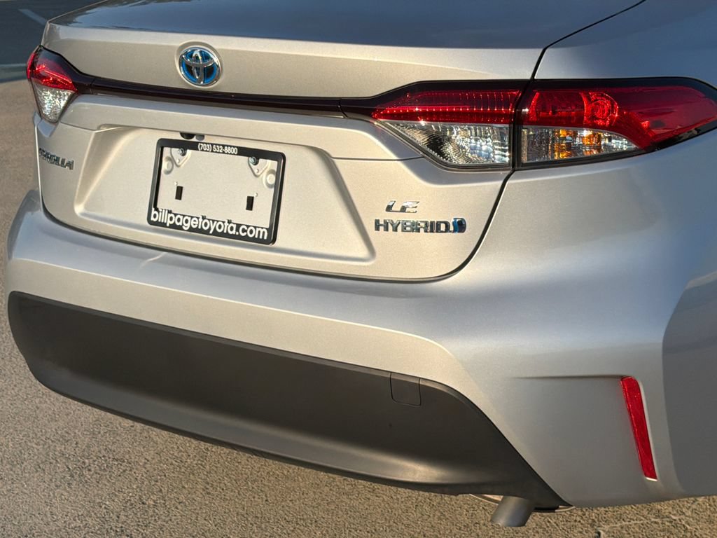 Used 2024 Toyota Corolla LE FWD image 5