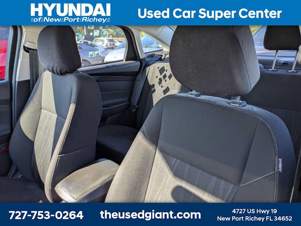 Used 2017 Ford Focus SE FWD image 6