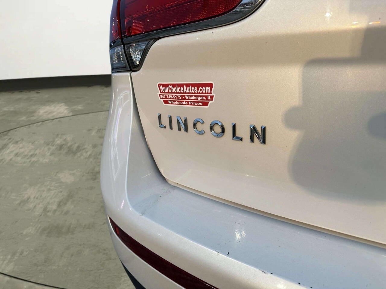 Used 2015 Lincoln MKX AWD w/ Equipment Group 102A image 23