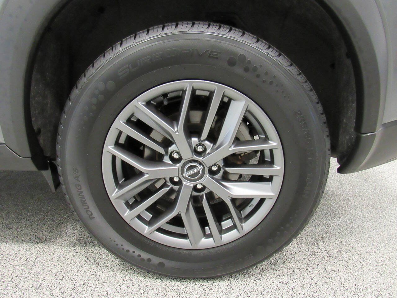 Used 2023 Nissan Rogue S AWD/4WD image 11