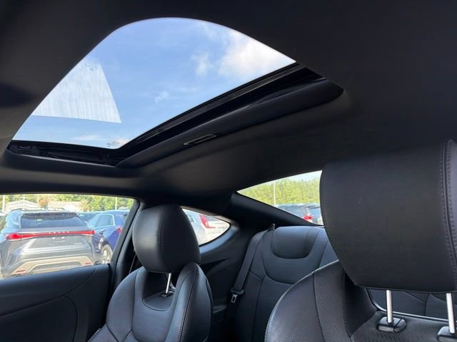 Used 2013 Hyundai Genesis 3.8 RWD image 18