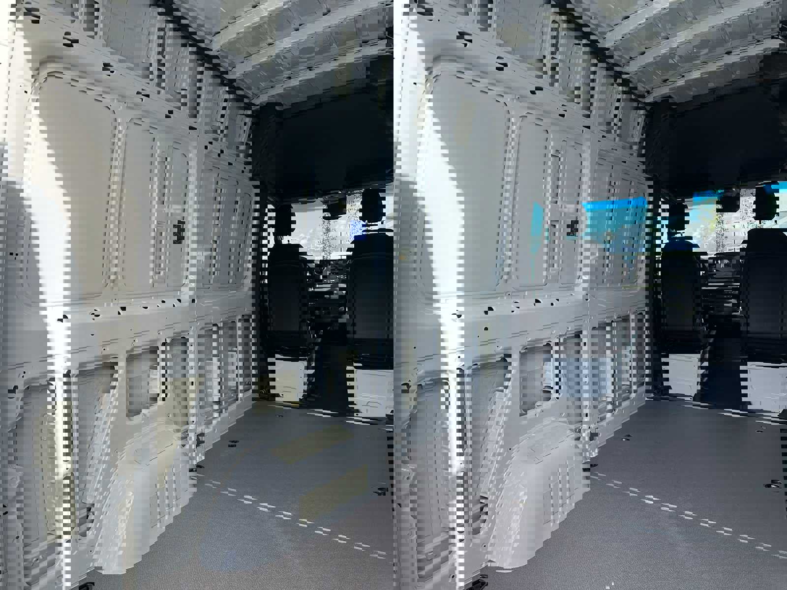 Used 2023 Mercedes-Benz Sprinter 1500 image 17