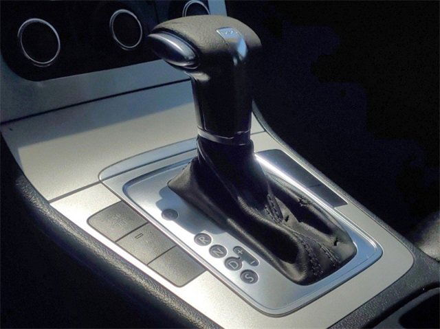 Used 2010 Volkswagen CC Sport image 24