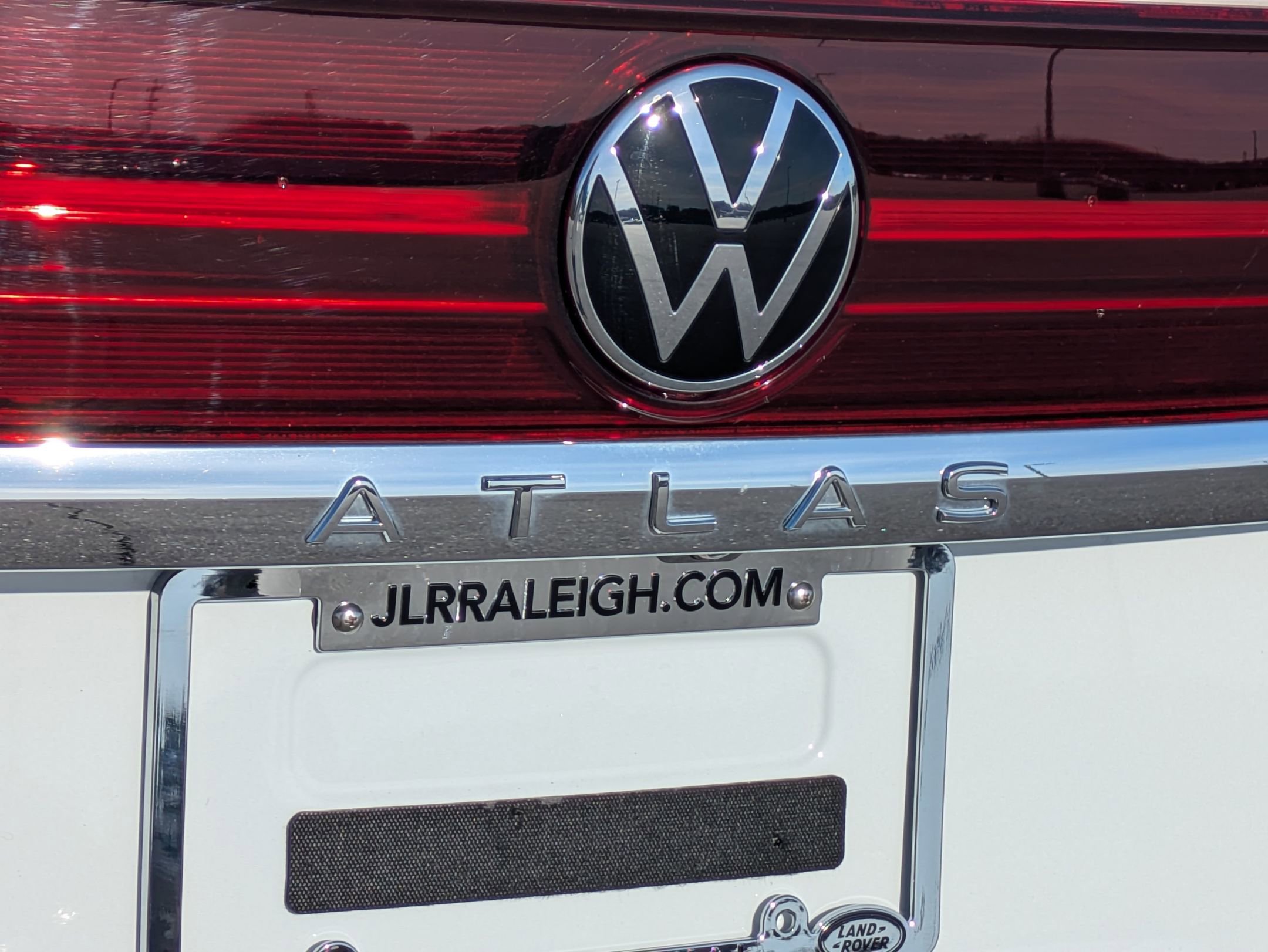 Used 2024 Volkswagen Atlas SE image 31