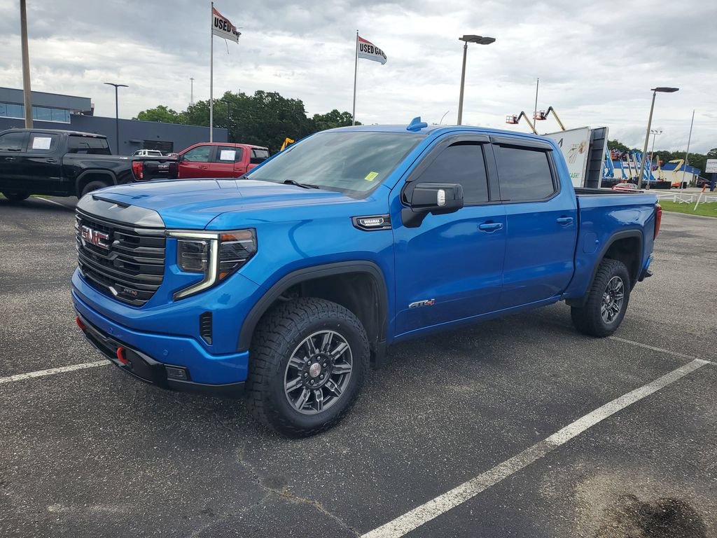 Used 2024 GMC Sierra 1500 AT4 w/ Technology Package AWD/4WD image 2