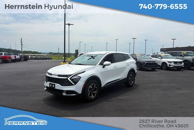 Used 2023 Kia Sportage LX AWD/4WD image 3