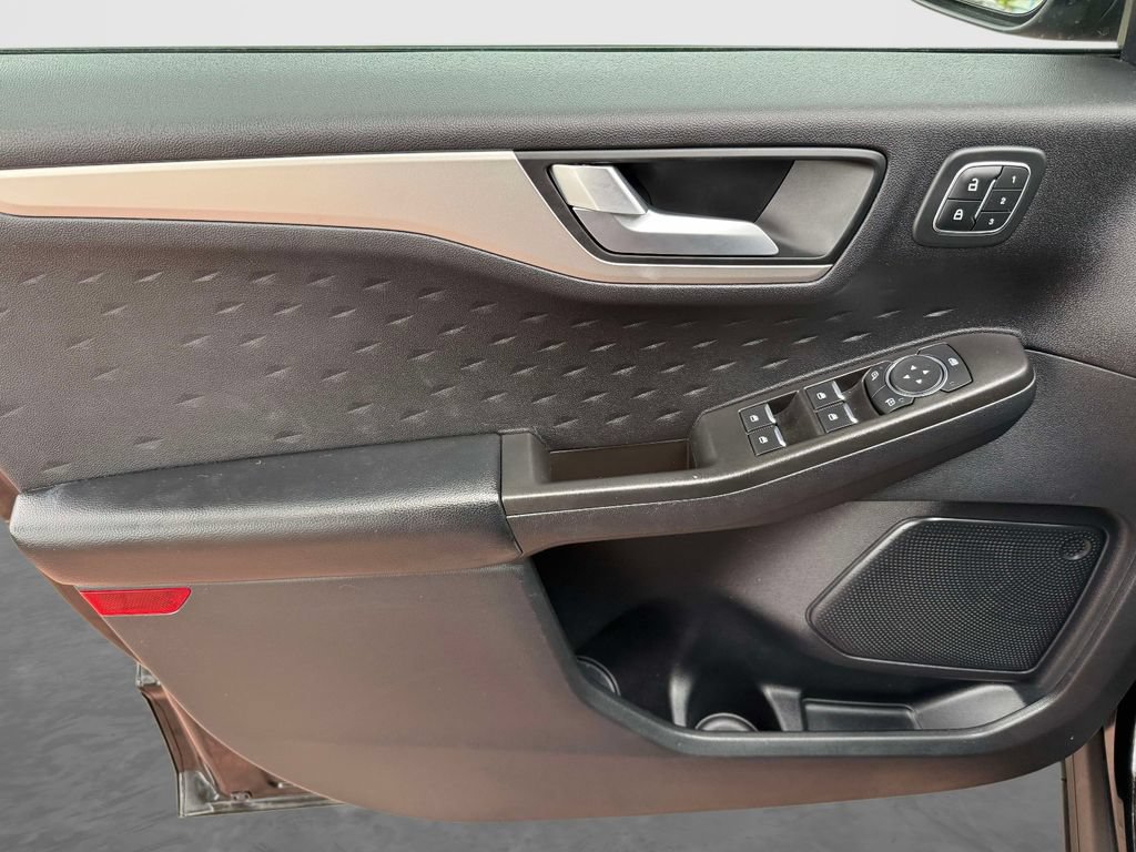 Used 2020 Ford Escape SEL FWD image 15