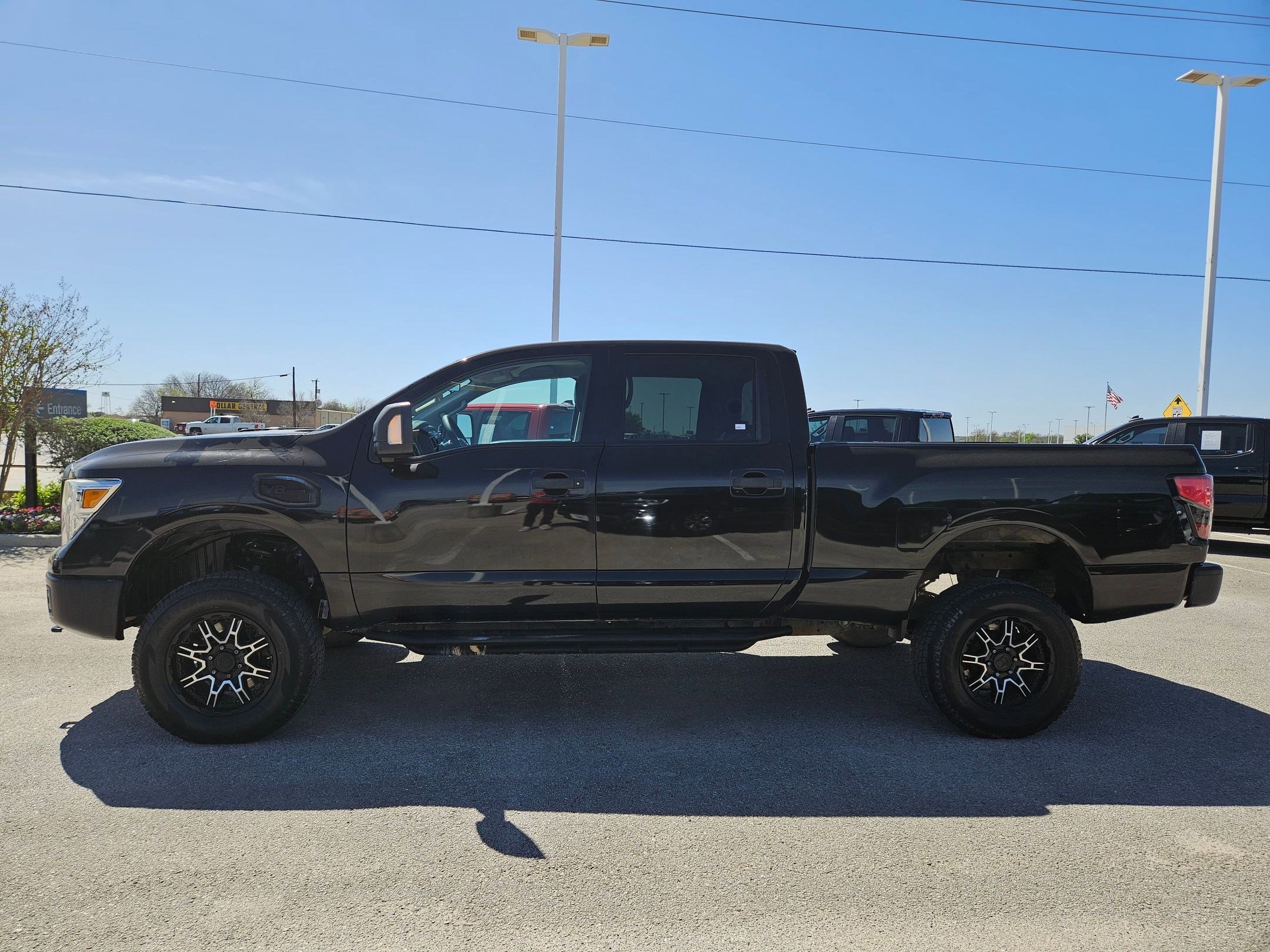Used 2017 Nissan Titan S image 6
