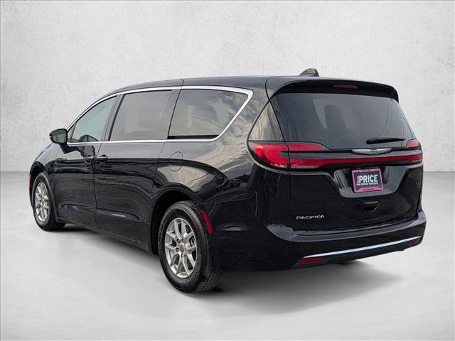 Used 2024 Chrysler Pacifica Touring-L image 8