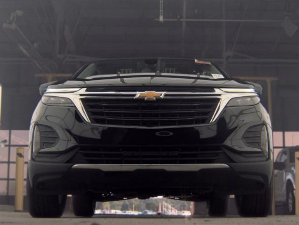 Used 2023 Chevrolet Equinox LT AWD/4WD image 4