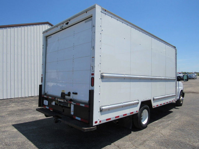 Used 2021 GMC Savana 3500 Extended w/ Power Convenience Package RWD image 3