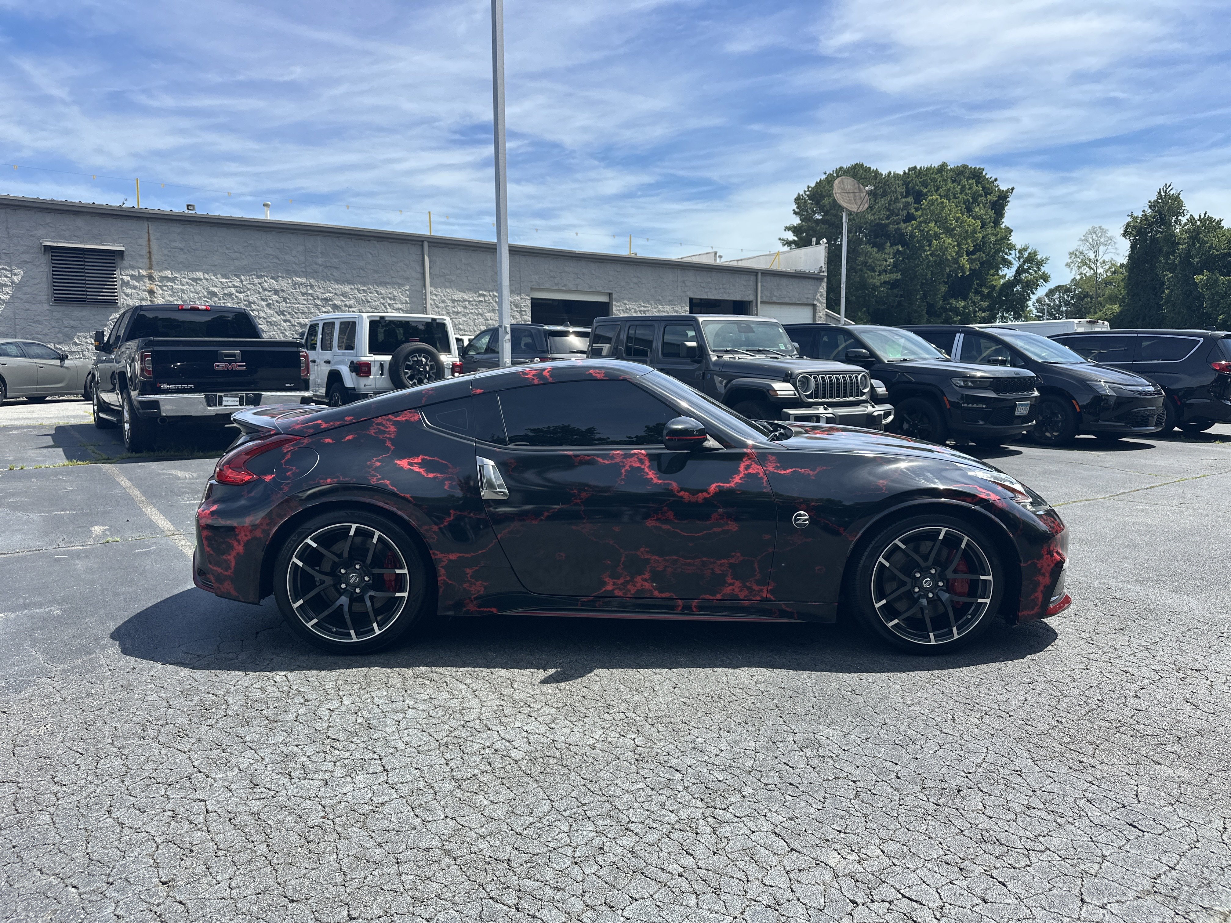 Used 2020 Nissan 370Z NISMO RWD image 10