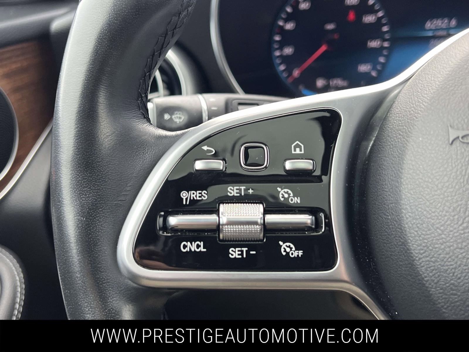 Used 2022 Mercedes-Benz GLC 300 4MATIC image 32