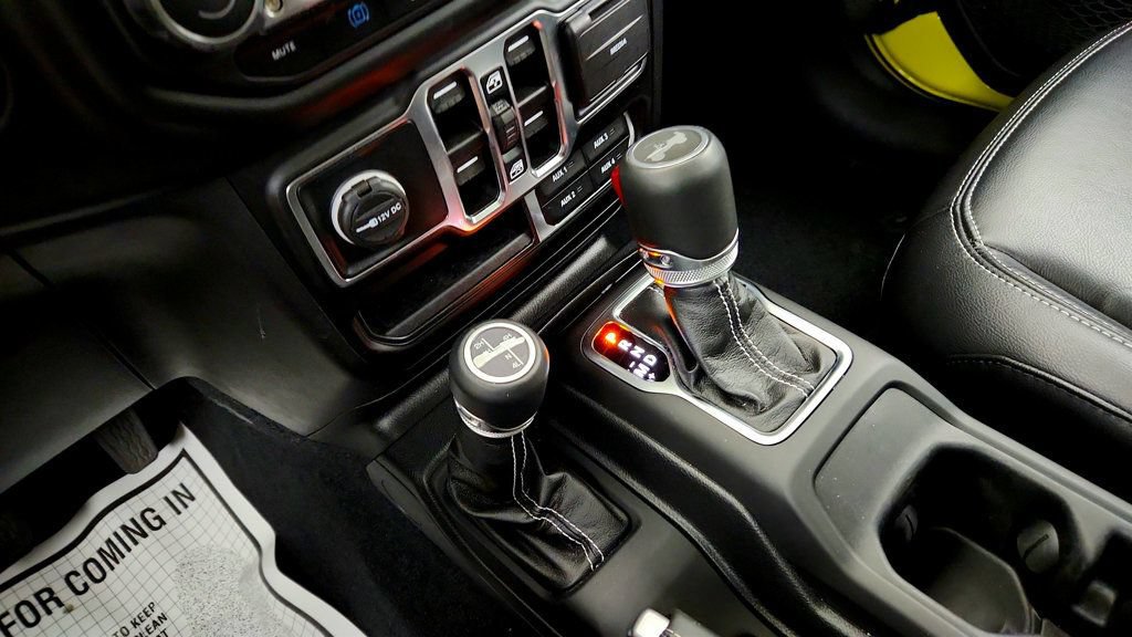 Used 2023 Jeep Wrangler Unlimited Sahara w/ Cold Weather Group AWD/4WD image 16