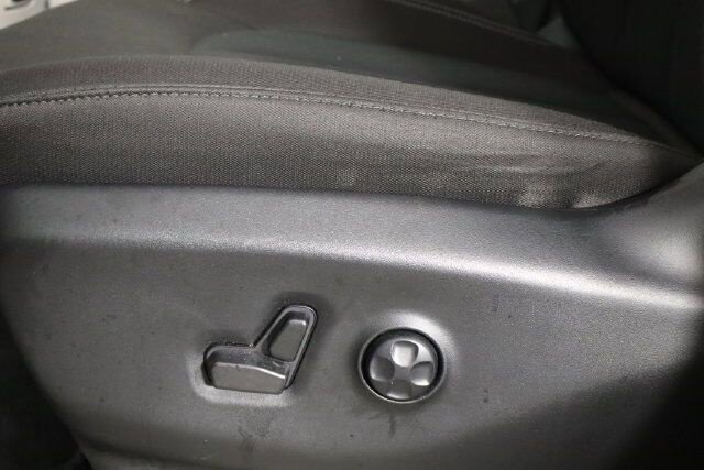 Used 2023 Chrysler Voyager LX FWD image 26