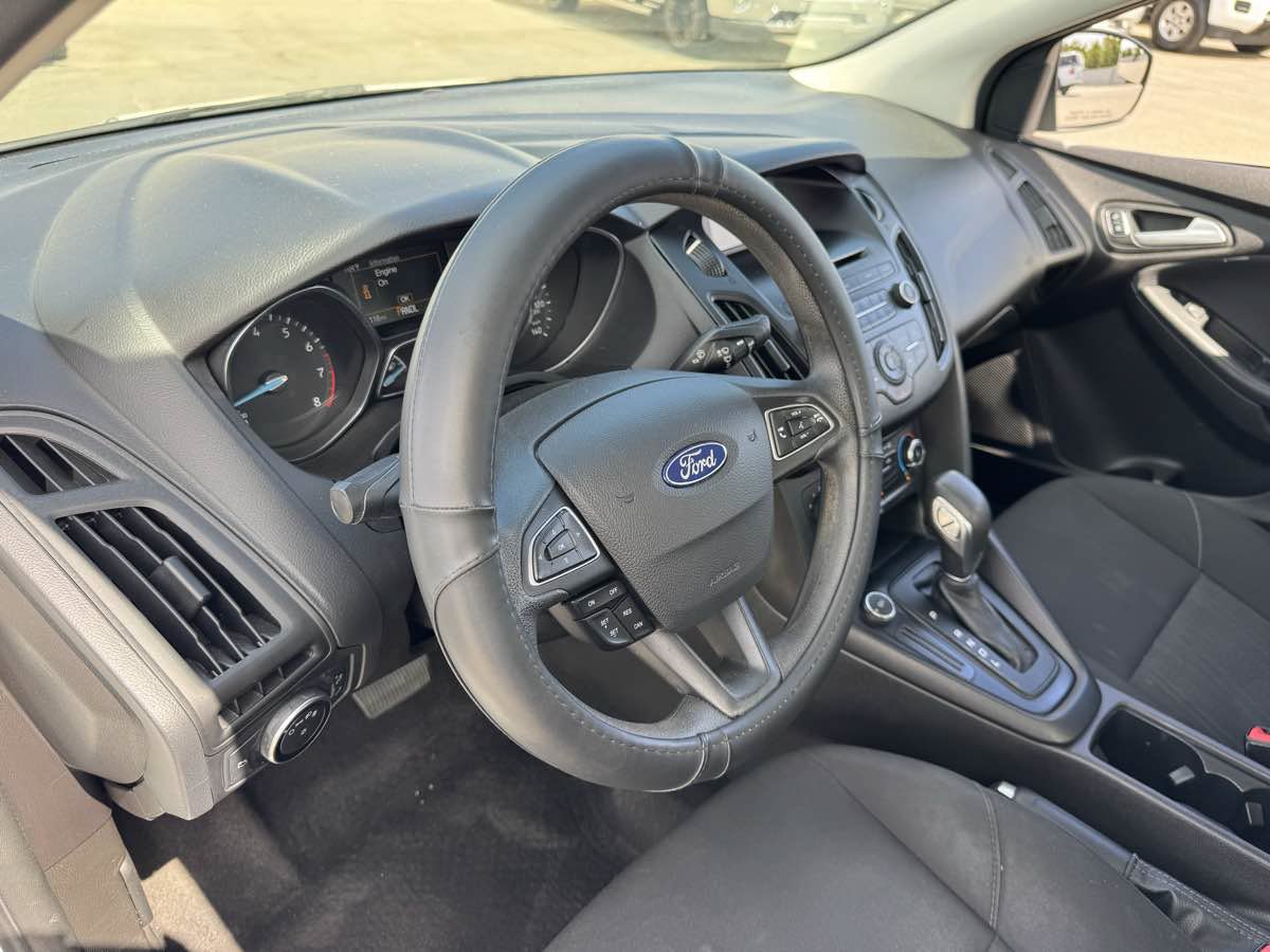 Used 2017 Ford Focus SE FWD image 22