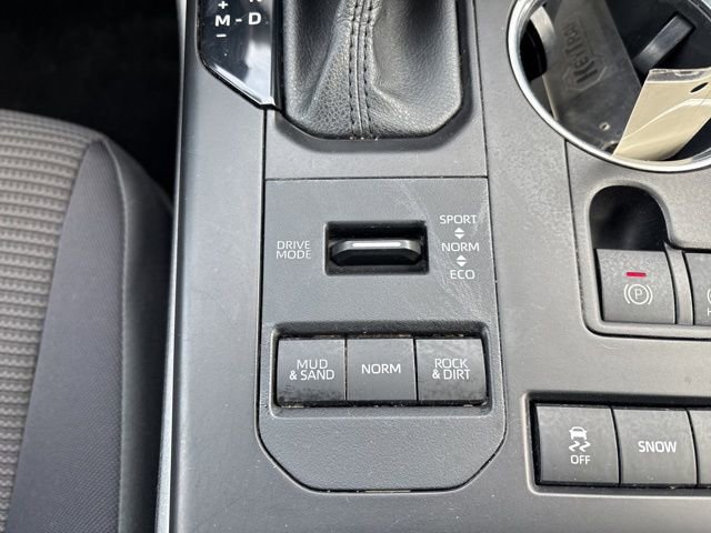 Used 2021 Toyota Highlander LE image 35