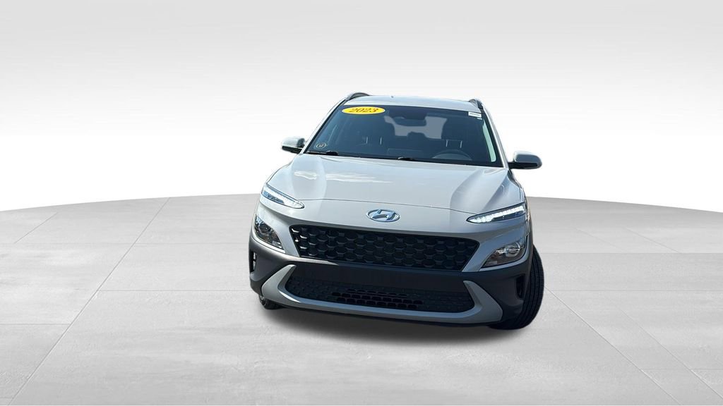 Used 2023 Hyundai Kona SEL AWD/4WD image 2
