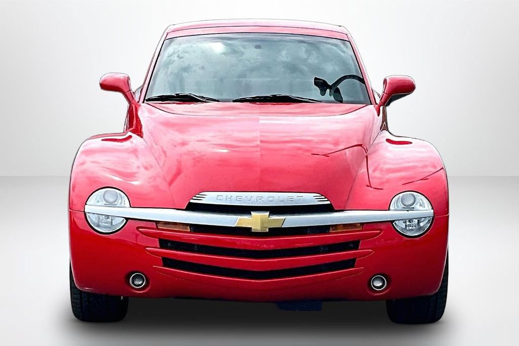 Used 2003 Chevrolet SSR w/ Preferred Equipment Group RWD image 2