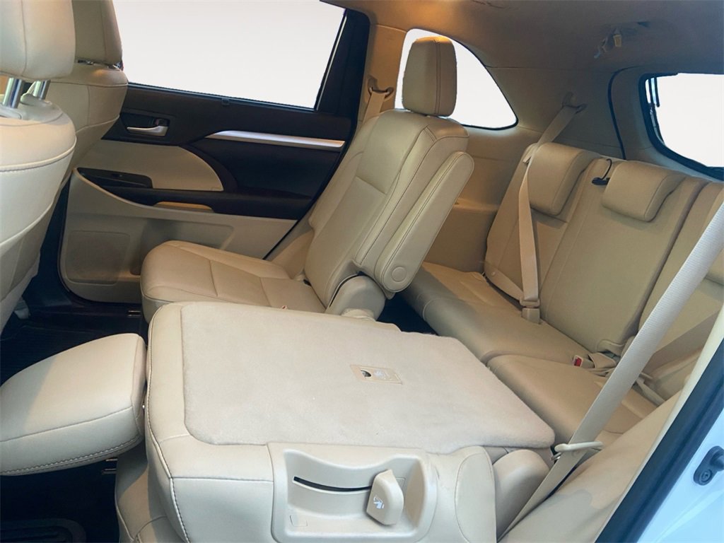 Used 2019 Toyota Highlander XLE image 13