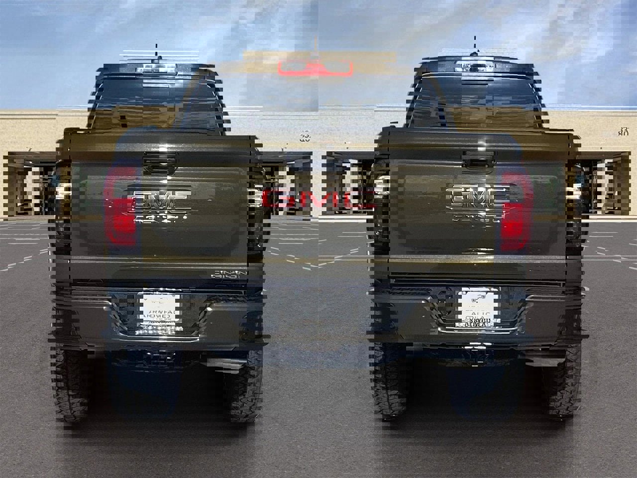 Used 2024 GMC Canyon Denali image 7