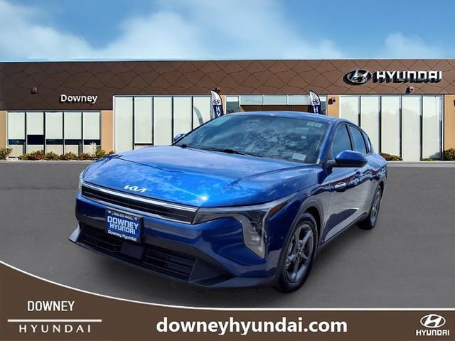 Used 2025 Kia K4 LXS FWD image 1
