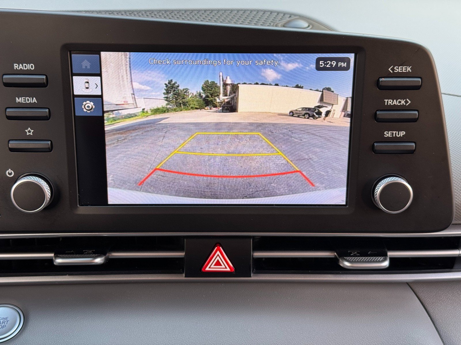 Used 2025 Hyundai Elantra Hybrid FWD image 24