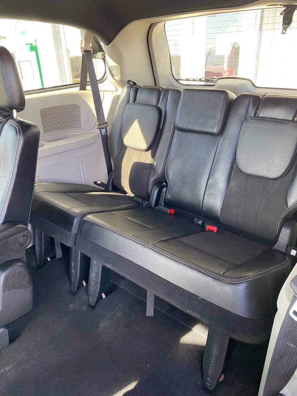 Used 2020 Dodge Grand Caravan SXT FWD image 25