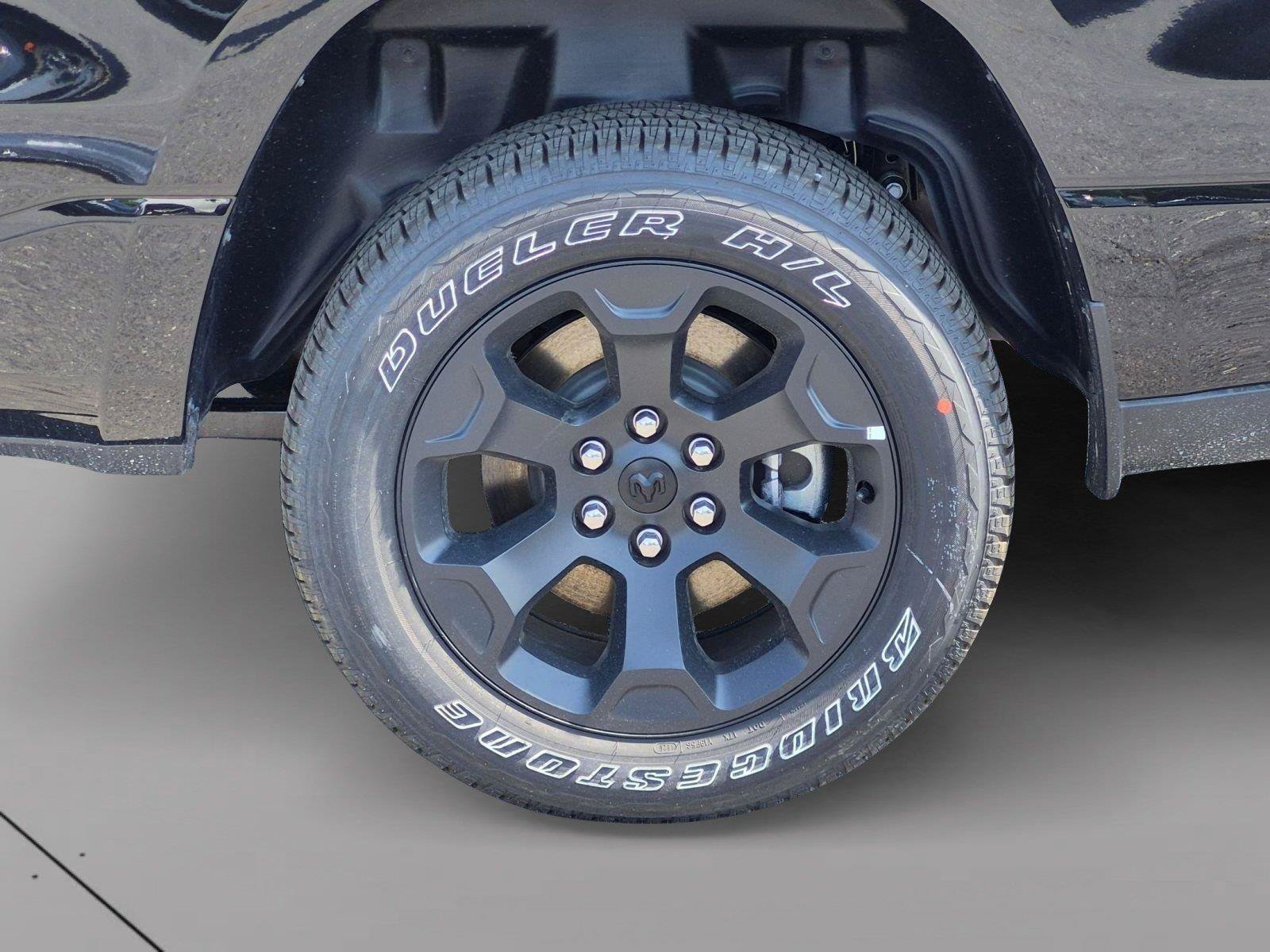 New 2026 RAM 1500 Express AWD/4WD image 37