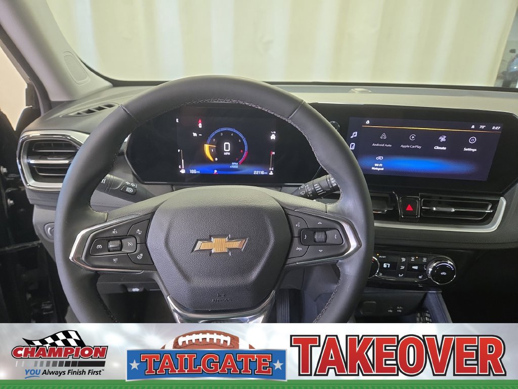 Used 2025 Chevrolet TrailBlazer LT w/ Convenience Package FWD image 3