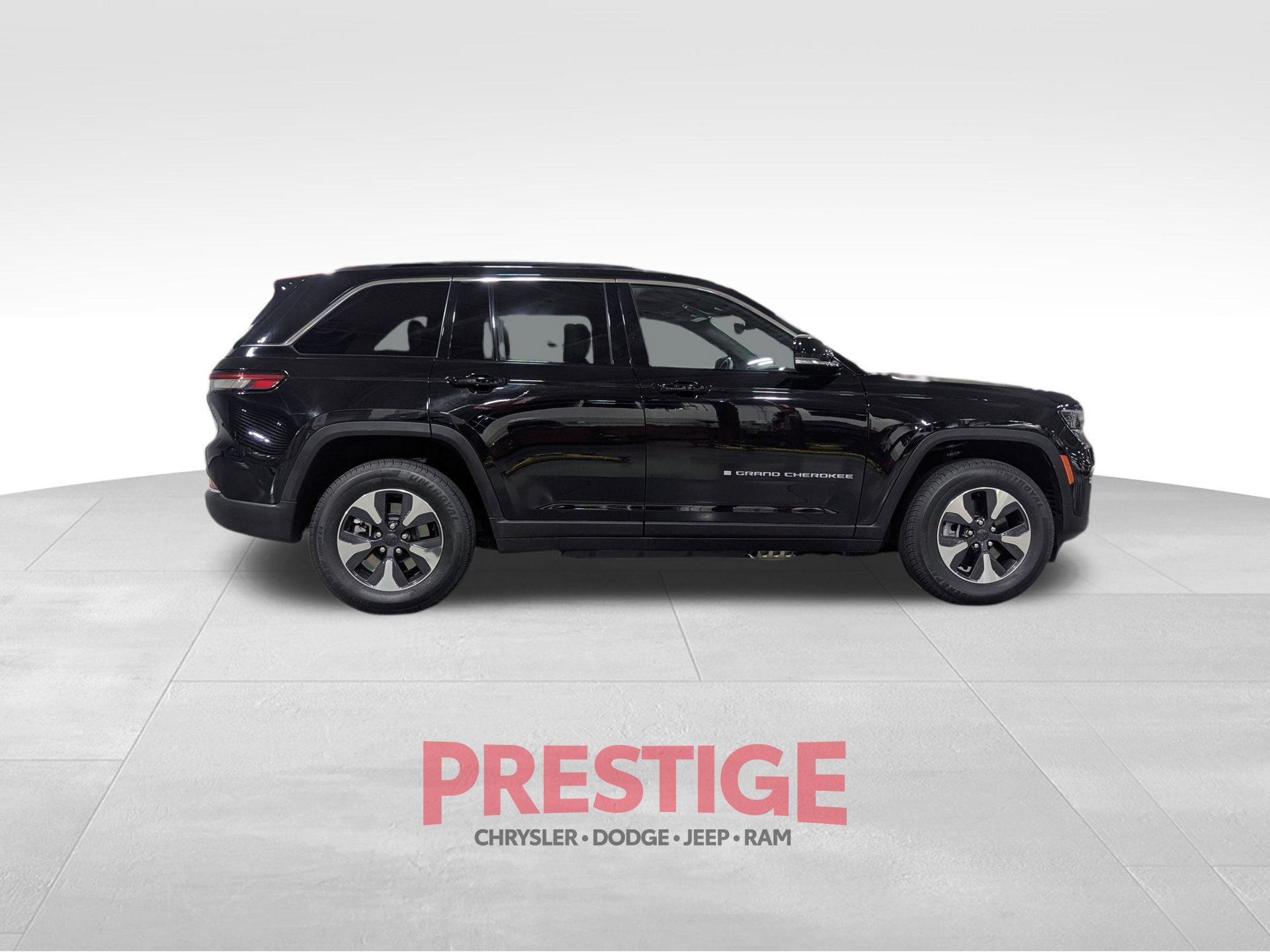Used 2024 Jeep Grand Cherokee Limited 4xe AWD/4WD image 6