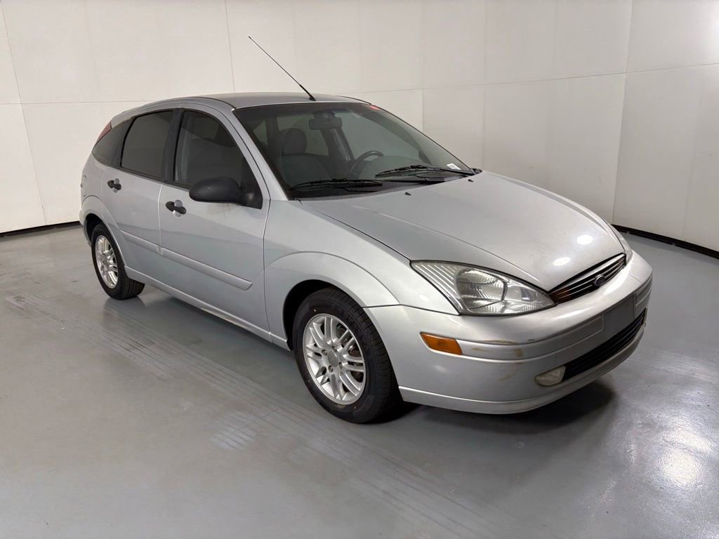 Used 2003 Ford Focus ZX5 Hatchback FWD image 2