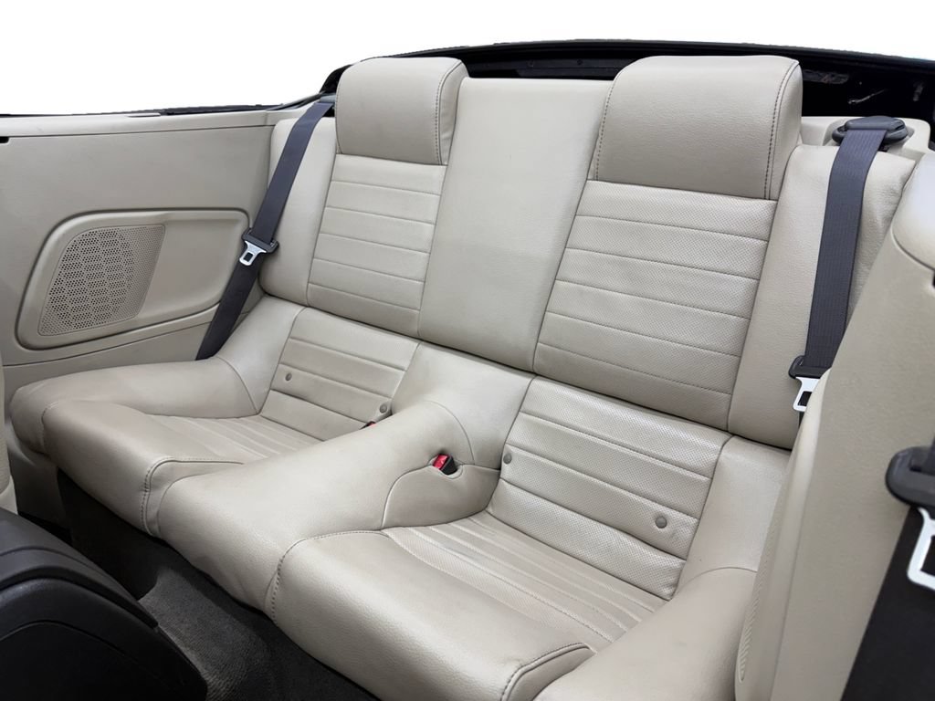 Used 2012 Ford Mustang Convertible RWD image 17